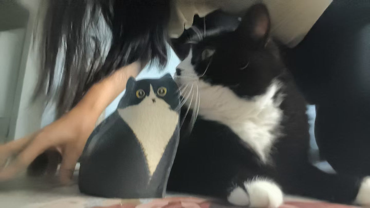 Custom Cat Vase – Handmade Ceramic Vase Sculpted from Your Cat's Photo