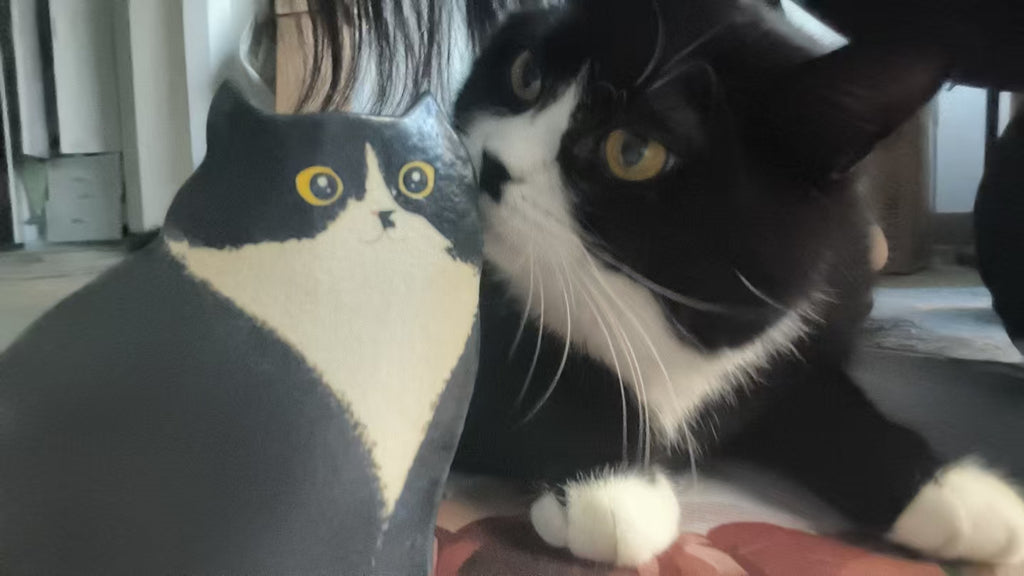 Custom Cat Vase – Handmade Ceramic Vase Sculpted from Your Cat's Photo