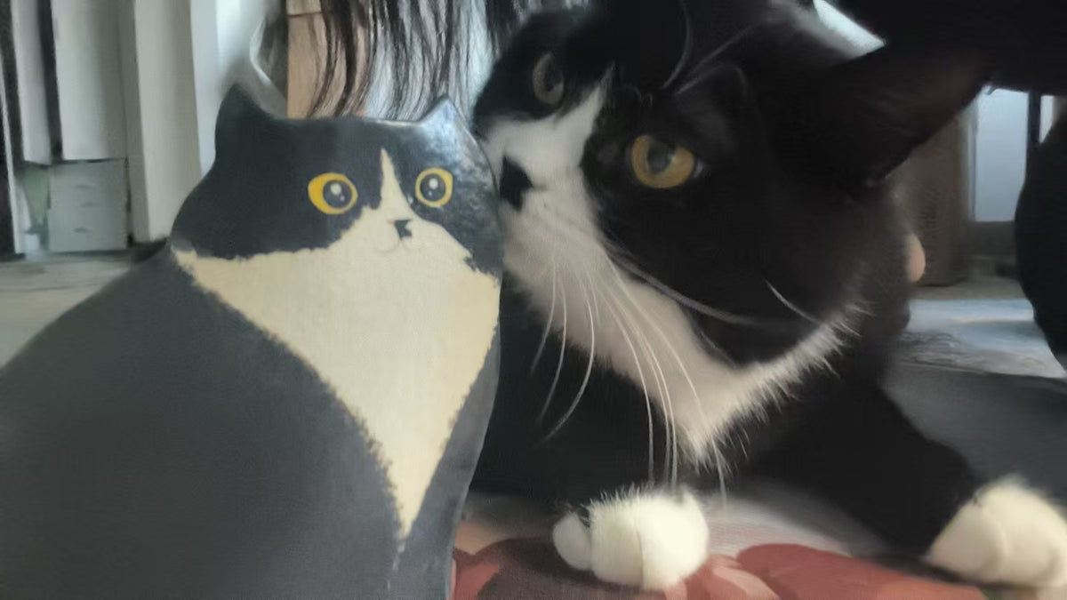 Custom Cat Vase – Handmade Ceramic Vase Sculpted from Your Cat's Photo